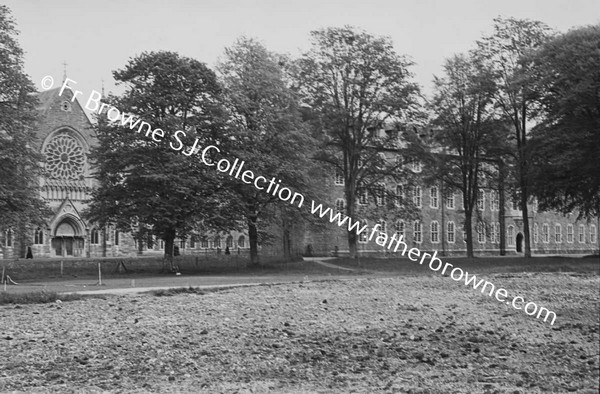 GABLE OF CHAPEL AND ST MARY QUAD FROM SIDE OF BALL ALLEY